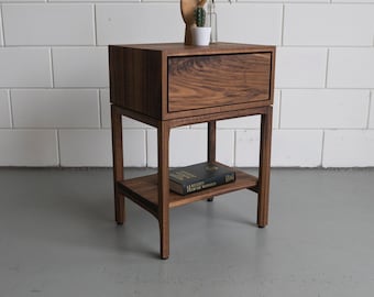 Walnut bedside table Otto