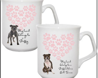 Mug Staffordshire Bull Terrier, Mug coeur empreinte de patte, Mug cadeau pour propriétaire de Staffordshire Bull Terrier, cadeau pour propriétaire de chien, cadeau mug pour amoureux des chiens,