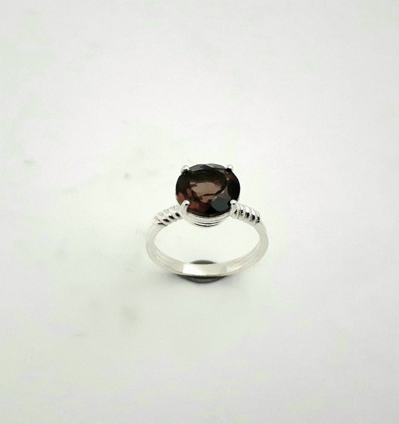 Brown Colour Stylish Girl/'s Wear Stunning Look admiring Asset Hallo Smokey Quartz Gemstone Round In Shape 925 Sterling Silver Ring