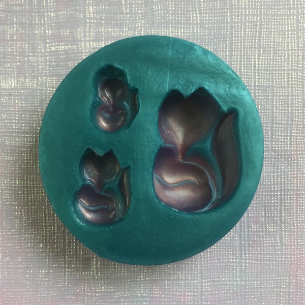 Descuento en el uso de la luz - Estilo asiático Fox Colgantes Amuleto Encanto Moho de silicona Color en capas - Listo para enviar