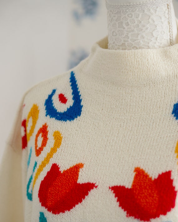 Rare Vintage Size L Ren\u00e9e Tener for Jeanne Pierre Novelty Pullover with Tulip And Colorful Design