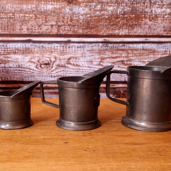 Vintage set of 3 pewter measuring cups, Old metal measuring jugs, Measuring cups, Vintage bar decor.