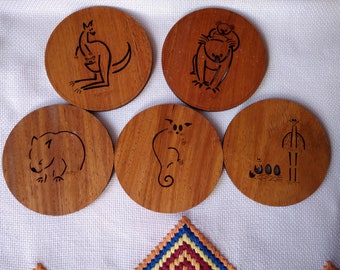 Vintage set of 5 round wooden coasters with typical Australian animals, Wooden coasters, Coasters, Coasters set, Cute coaster, Hostess gift.