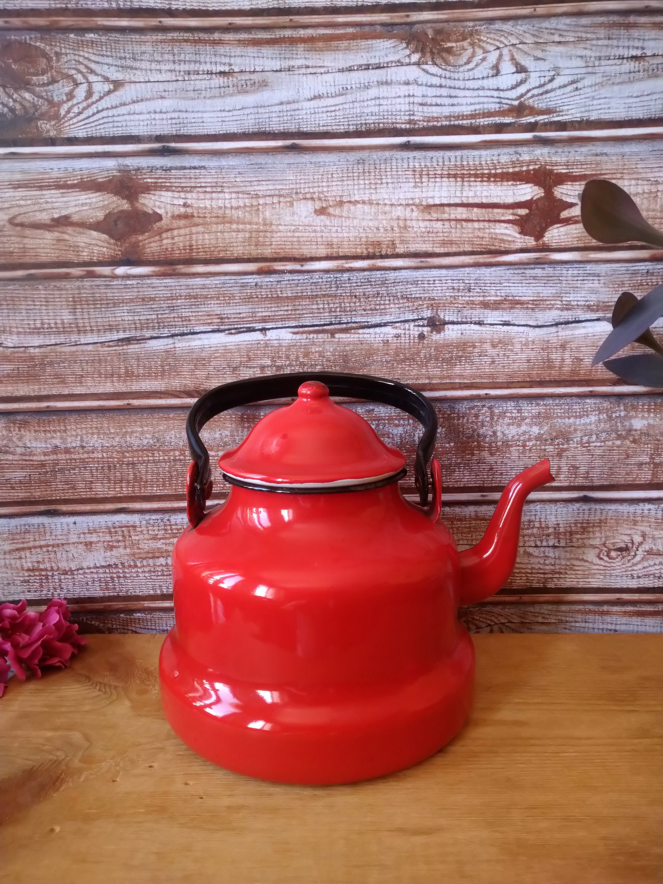 Vintage Red Enamel Teapot, Vintage Enamelware, Enamelware Pot, Enamelware,  Enamelware Teapot, Enamel Tea Kettle, Tea Kettle, Kitchen Decor. 