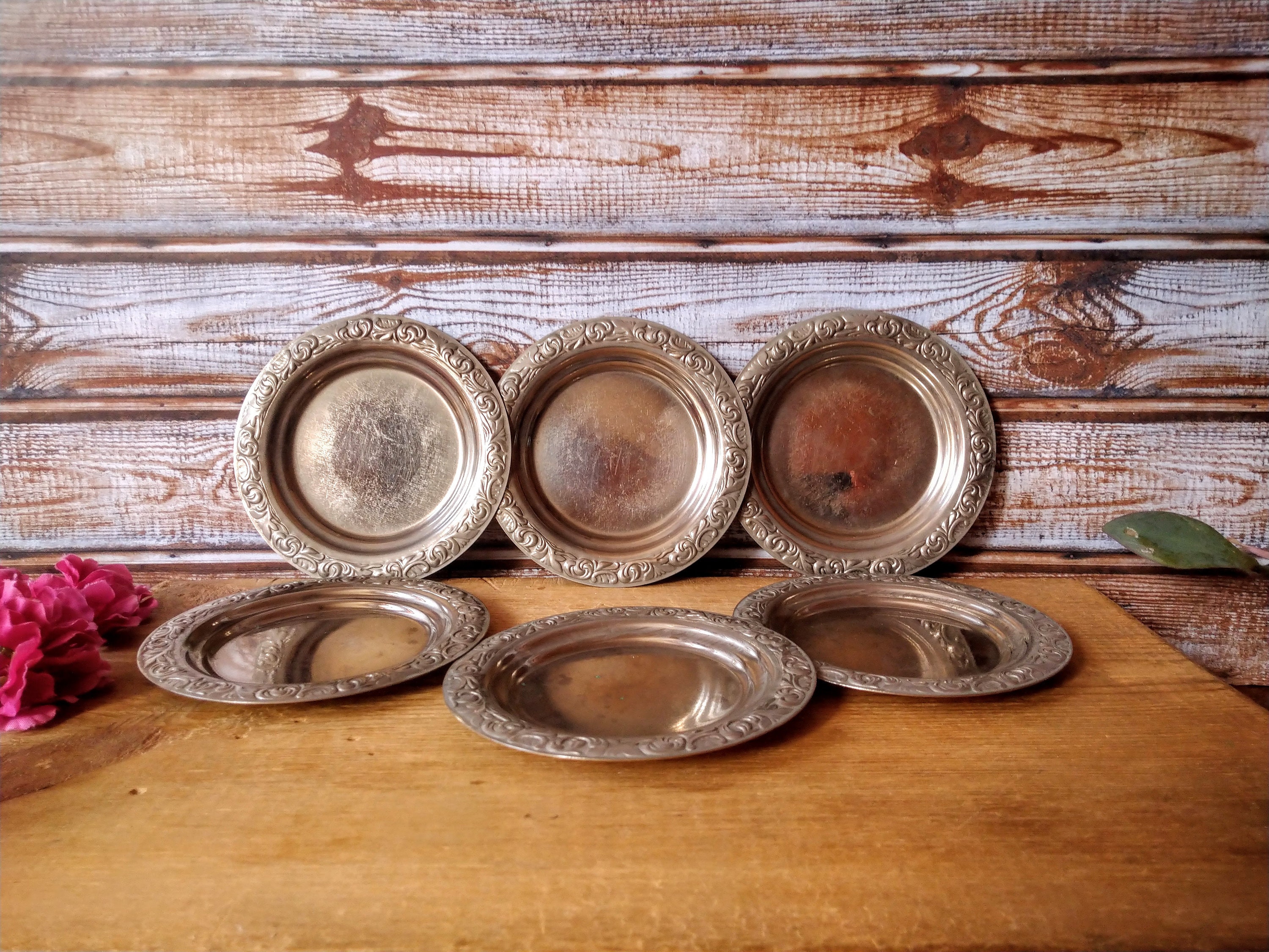 Vintage Metal Coasters, Drink Coasters, Vintage Round Serving Engraved