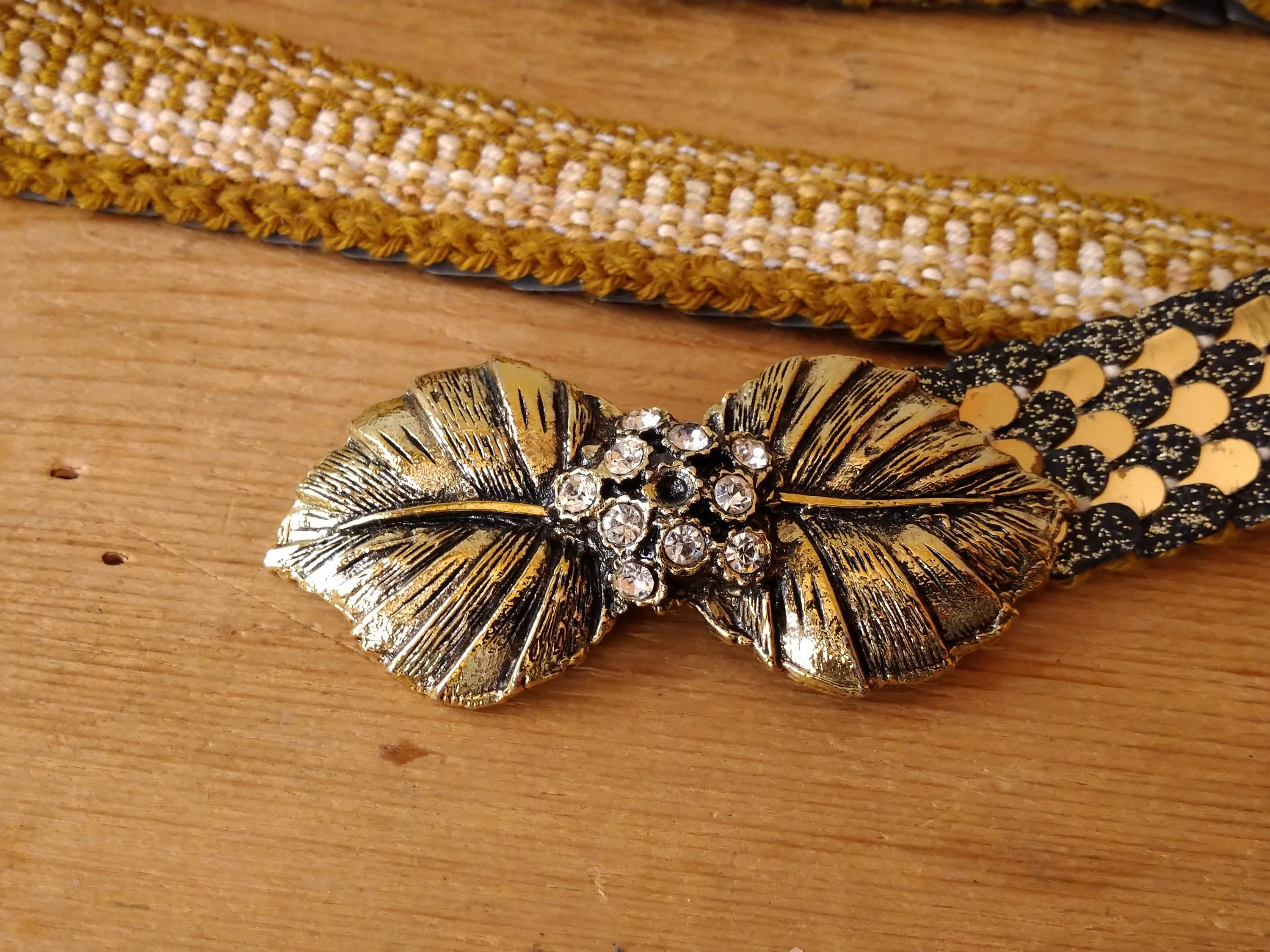 Gold scale belt w/decorative leaf buckle elastic stretch & clasp hook closure Vintage Gold Scales Belt: 1980s Leaf Buckle Stretch Belt - Etsy main image 3