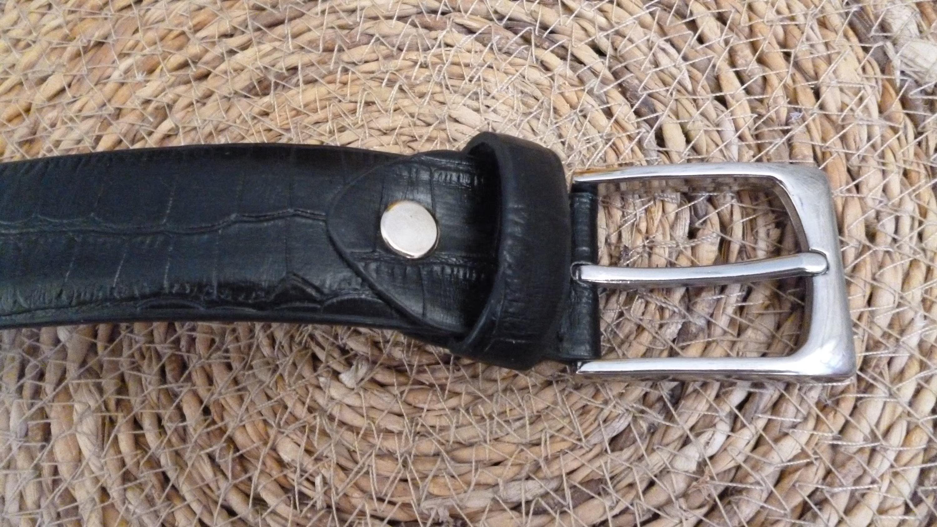 Vintage Luigi Lamberto Embossed Leather Belt: Men's Black Belt