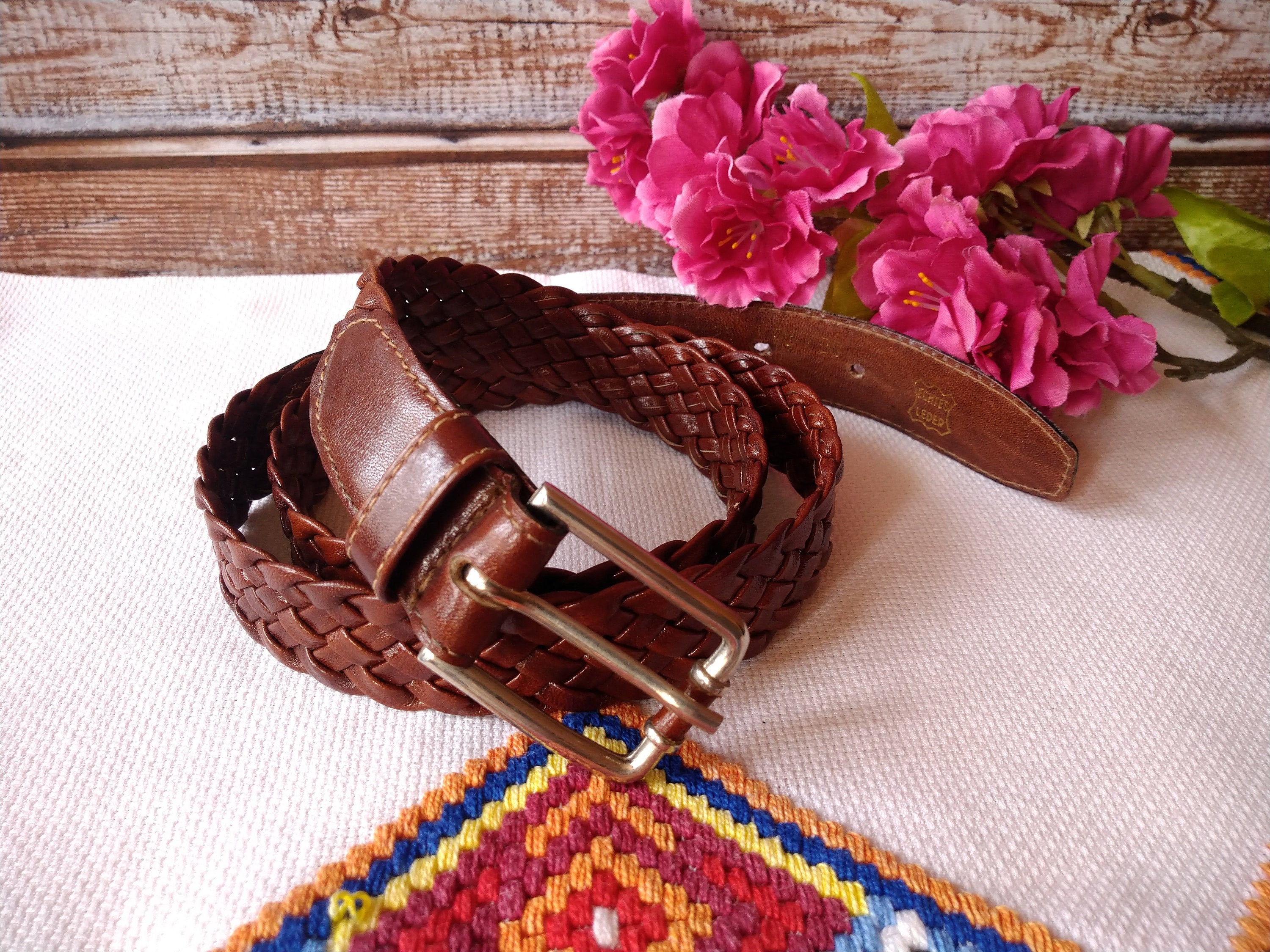 Vintage Brown Braided Leather Belt: Women display picture 2