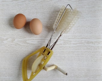 Vintage hand mixer, Rotary eggbeater, Old mixer, Egg Scrambler, Retro Kitchen, Cooking supply, Manual egg beater, Manual hand mixer.