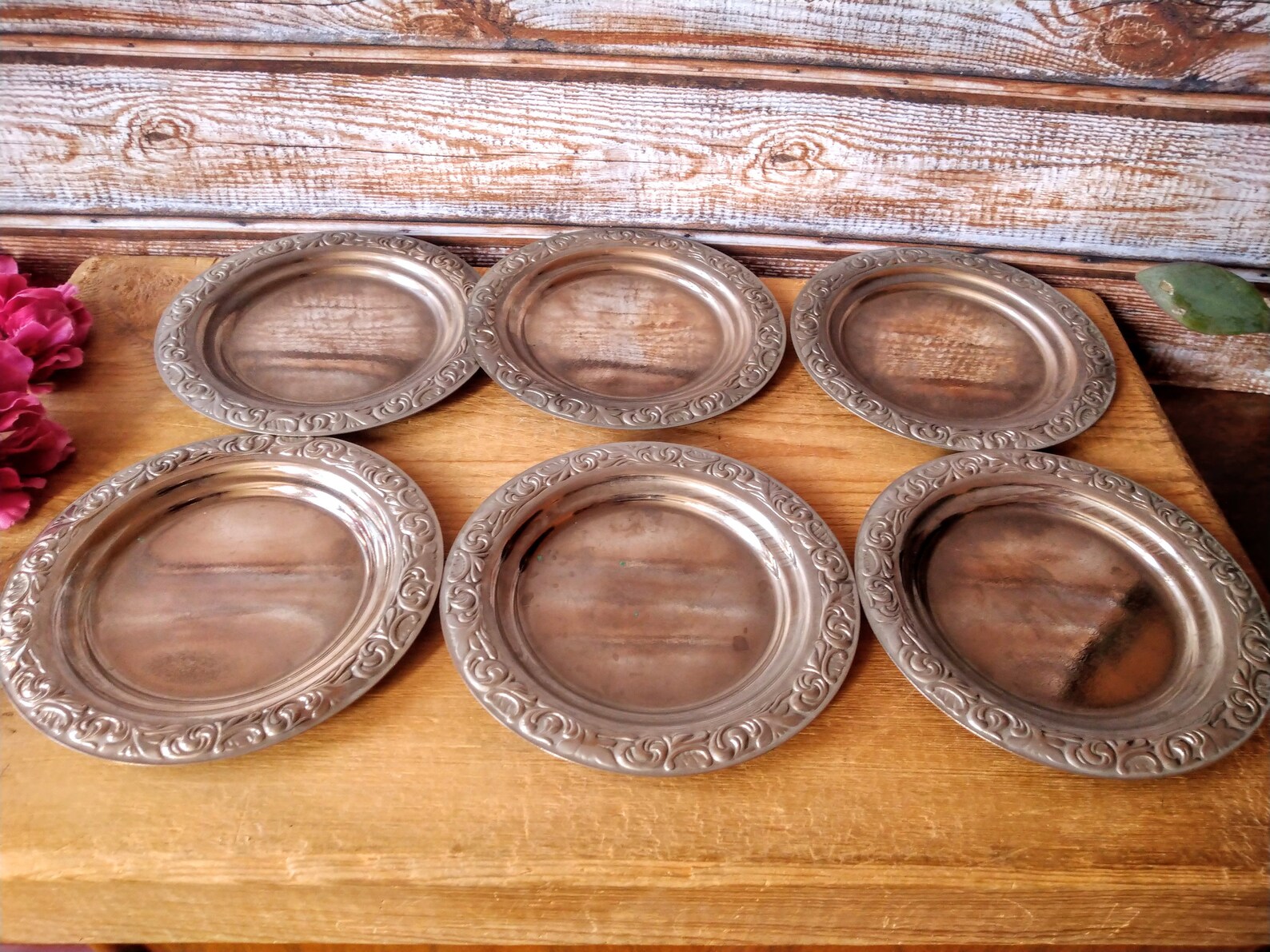 Vintage Metal Coasters, Drink Coasters, Vintage Round Serving Engraved