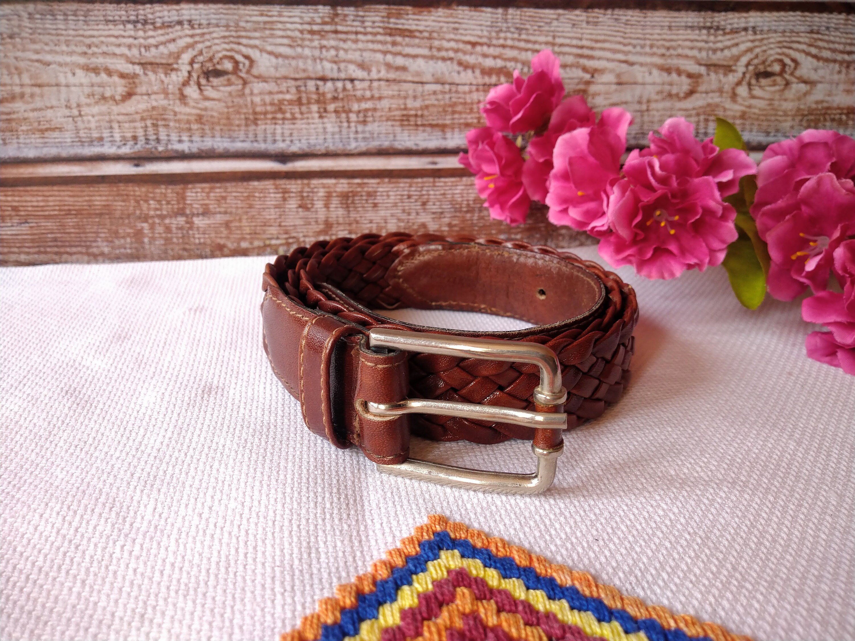 Vintage Brown Braided Leather Belt: Women display picture 1