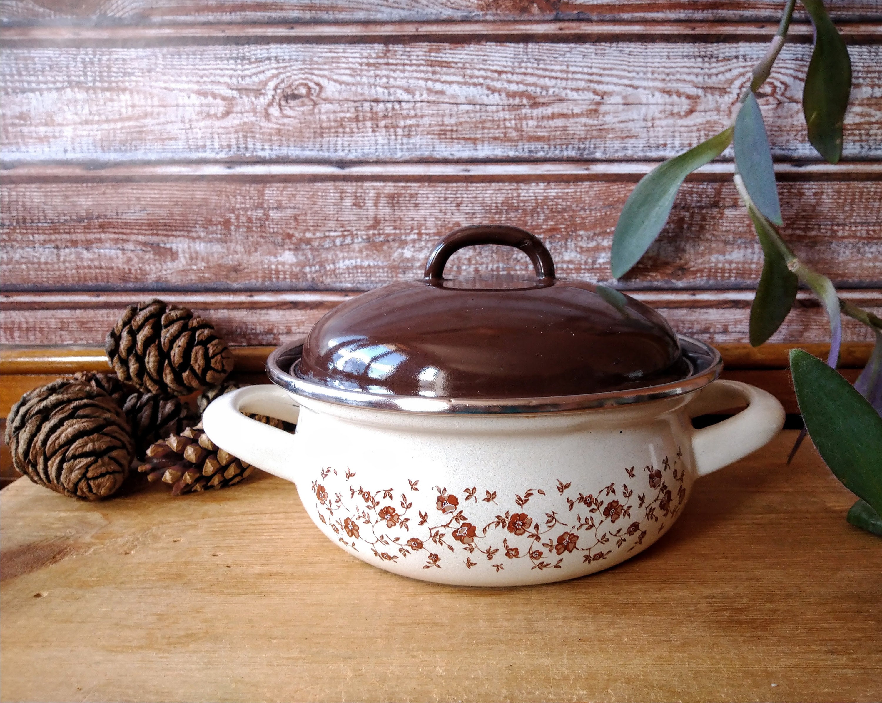 Vintage Small Cute Enamel Cooking Pot , Enamel Stove Pot With Lid