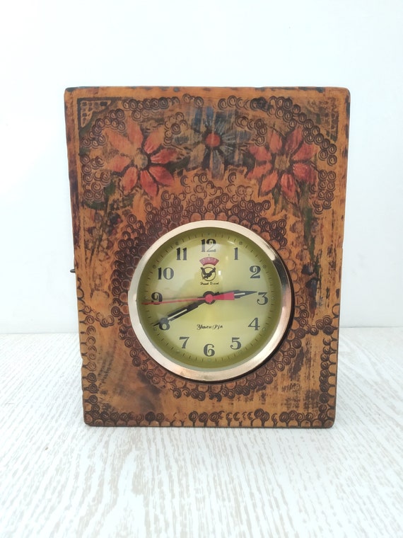 Réveil et éphéméride - Vintage - plastique blanc - Rohs - Vendu
