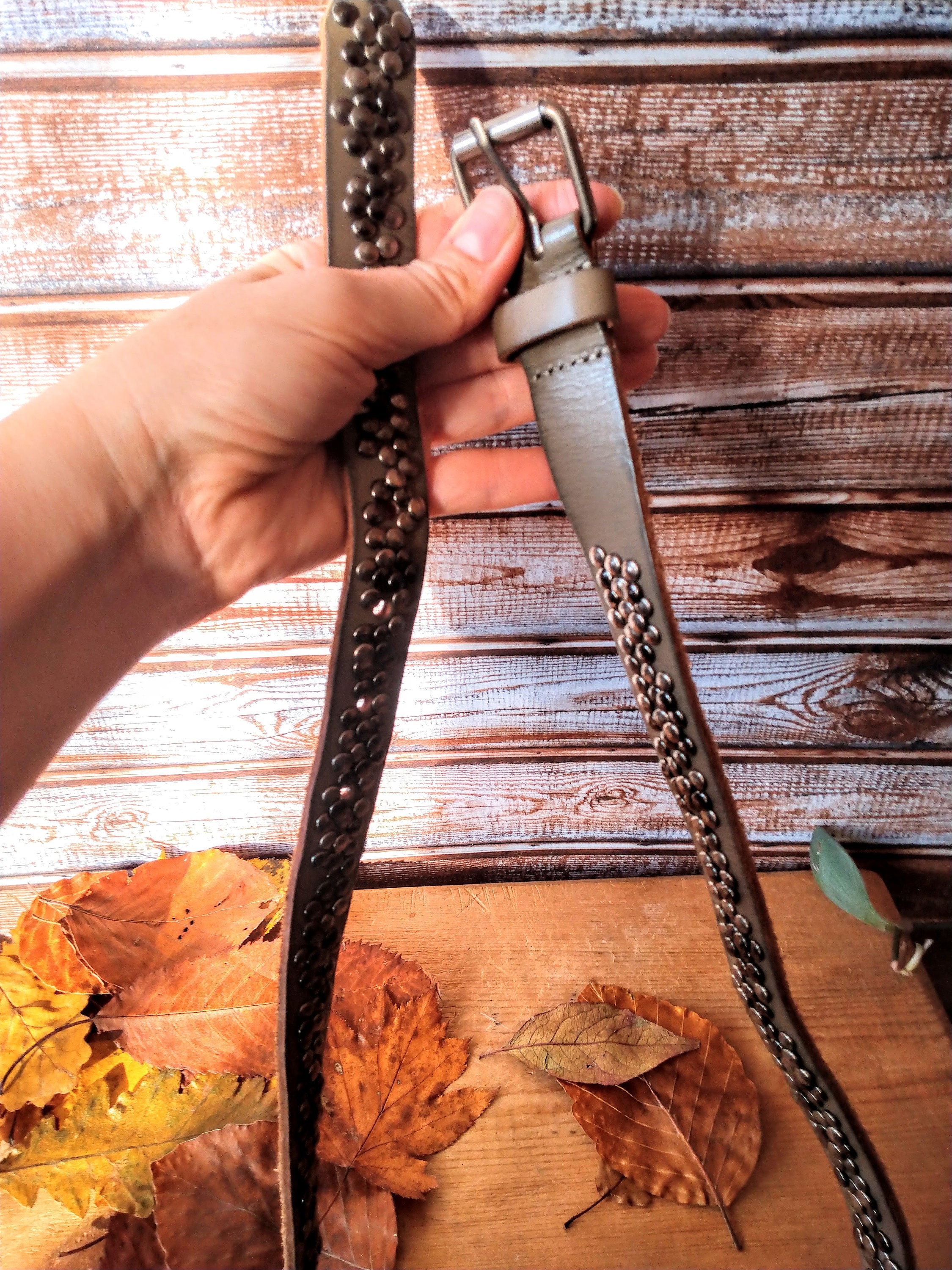 Vintage Cowboysbelt Gray Leather Studded Belt: Silver Buckle 