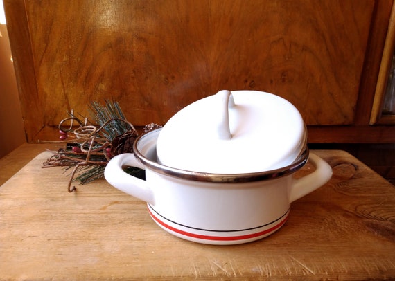 Vintage Small Cute Enamel Cooking Pot , Enamel Stove Pot With Lid, Enamel  Saucepan, Small Metal Pot, Enamelware, Kitchen Decor. 