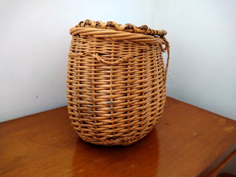 Fishing decor Wicker creel Lake house decor Fishing gifts. Old fishing creel basket Cabin decor Wicker fishing creel