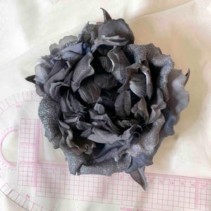 Broche de flor de seda hecho a mano, broche de flor único