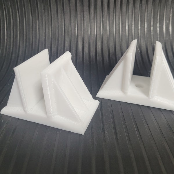thumbnail image 2 of 3D Printed Mounting Bracket For Bruce Chubb PCB – DCC, NCE, Digital Controller 2 of 6