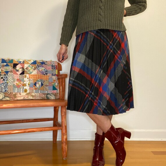 1970s Vintage Pleated Skirt, Plaid Wool, Lightwei… - image 6