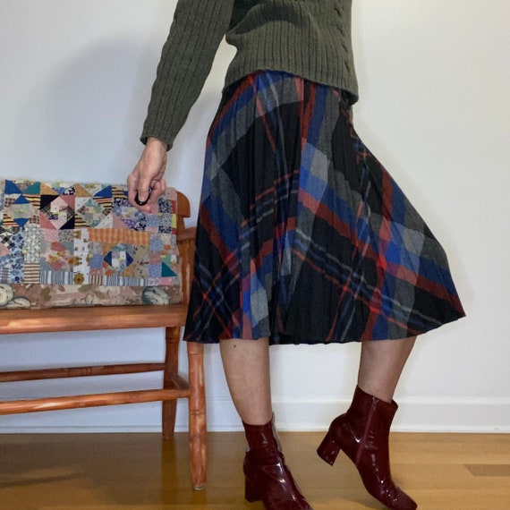 1970s Vintage Pleated Skirt, Plaid Wool, Lightwei… - image 2