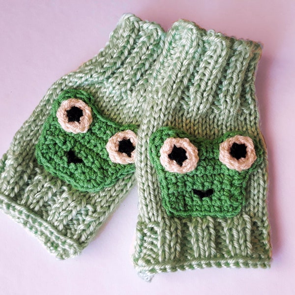 Handmade sleeveless frog gloves