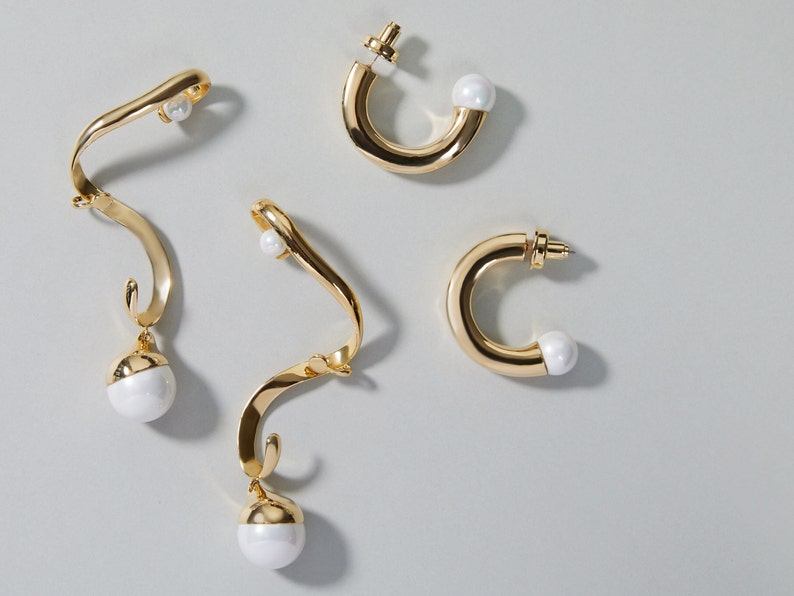 Adjustable 18k Yellow Gold Vermeil Gold Ear Cuff, White Pearl, Devotion Collection image 10