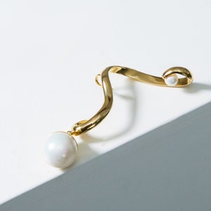 Adjustable 18k Yellow Gold Vermeil Gold Ear Cuff, White Pearl, Devotion Collection image 6