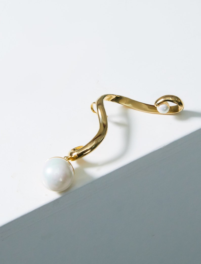 Adjustable 18k Yellow Gold Vermeil Gold Ear Cuff, White Pearl, Devotion Collection image 6