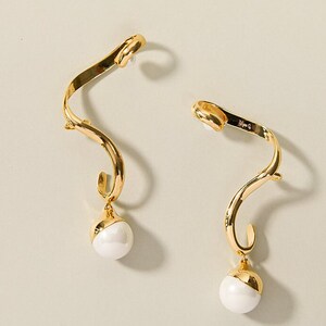 Adjustable 18k Yellow Gold Vermeil Gold Ear Cuff, White Pearl, Devotion Collection image 2