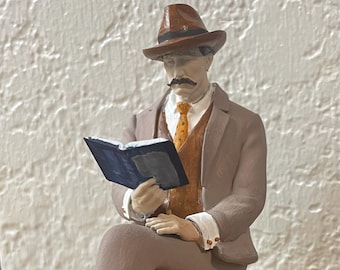 Unpainted Lifelike Model seated man 4 Figure, 7/8ths scale