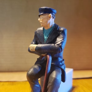 Unpainted Lifelike 20.3 Model sitting man w/ cane Figure for G scale Garden Railway