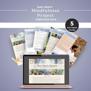 Peut inclure: Un ordinateur portable affichant une page Web pour The Open Space, un projet de pleine conscience à but non lucratif. La page Web présente une illustration aquarelle de plantes et de pierres. Le texte "The Open Space" et "Our Story" est visible sur la page Web. L'ordinateur portable est entouré de cinq pages de modèles du projet, qui sont également modifiables dans Canva.