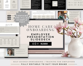 Può includere: Un computer portatile che mostra una presentazione di diapositive per l'onboarding dei dipendenti nell'assistenza domiciliare. La presentazione di diapositive è intitolata "Home Care Onboarding" e "Employee Presentation Slide Deck". La presentazione di diapositive ha un design floreale rosa e bianco sul lato sinistro dello schermo. Il testo della presentazione di diapositive è in bianco e nero. Il laptop è seduto su una superficie bianca con un vaso bianco con fiori rosa sul lato destro dello schermo. Il testo nella parte inferiore dell'immagine dice "Onboarding autoguidato / Formazione per i dipendenti Completamente modificabile per adattarsi al tuo marchio".