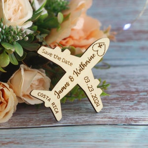 Magneti "Save the Date" a forma di aereo - Save the Date personalizzati per matrimoni - Matrimonio all'estero - Invito a nozze tropicale - Pilota di aviazione