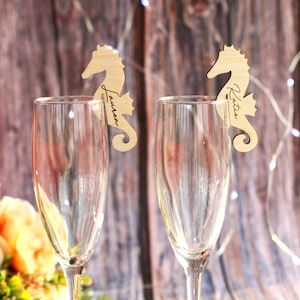 Etichette per bevande personalizzate - Segnabicchieri a forma di cavalluccio marino - Decorazioni personalizzate per tavoli da matrimonio in spiaggia - Segnaposto nautici - Ciondoli per etichette per bevande