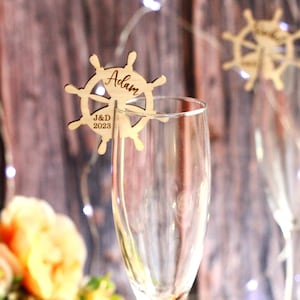 Nautische Drink Tags - Gepersonaliseerde Houten Drink Markers - Aangepaste Houten Drink Toppers - Wiel Naam - Nautische Bruiloft Decoratie - Party Favor