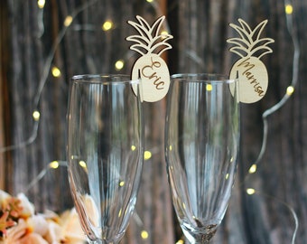 Etiquettes pour boisson ananas personnalisées - Etiquettes en verre en bois personnalisées - Décorations de fête tropicales - Déco de table de mariage à Hawaï - Marqueurs de verre