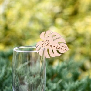 Etichette per bevande tropicali - Segnaposto personalizzato con nome a forma di foglia - Segnabicchieri Monstera in legno - Decorazioni con nome personalizzato - Decorazioni per matrimoni