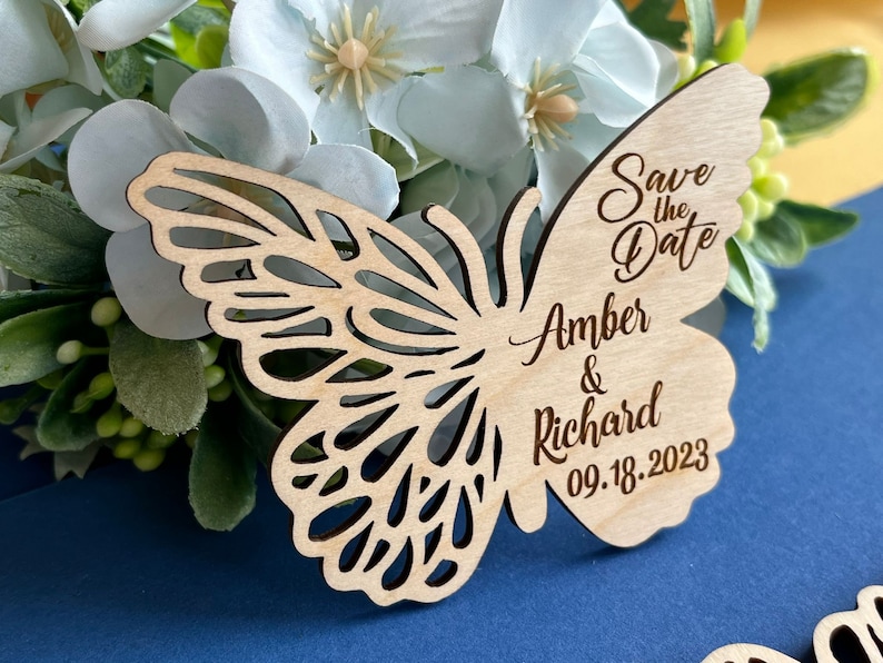 Aimants Save the Date papillon Faire-part de mariage personnalisé Faire-parts gravés sur bois Aimant Save the Date Quinceanera Invitation image 5