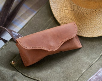 Handmade Leather Glasses Case: Customizable Eyeglasses & Sunglasses Holder