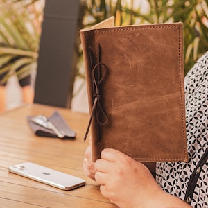 Leather Menu Cover for Restaurants, Durable Menu Holder, Elegant Leather Menu Presenters, Personalized Menu Covers for Cafes, Stylish Menu