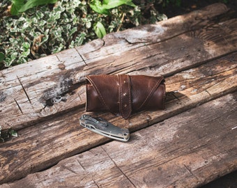 Leather Pocket Knife Roll: Lockable, Engraved Travel Storage
