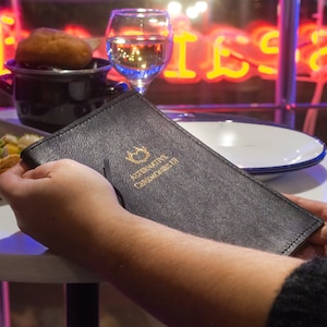 Carpeta de menú de restaurante personalizada, cubierta de menú de marca, cubiertas de menú de bar de café de cuero, menú grabado, soportes de menú, folio de menú, mangas de menú