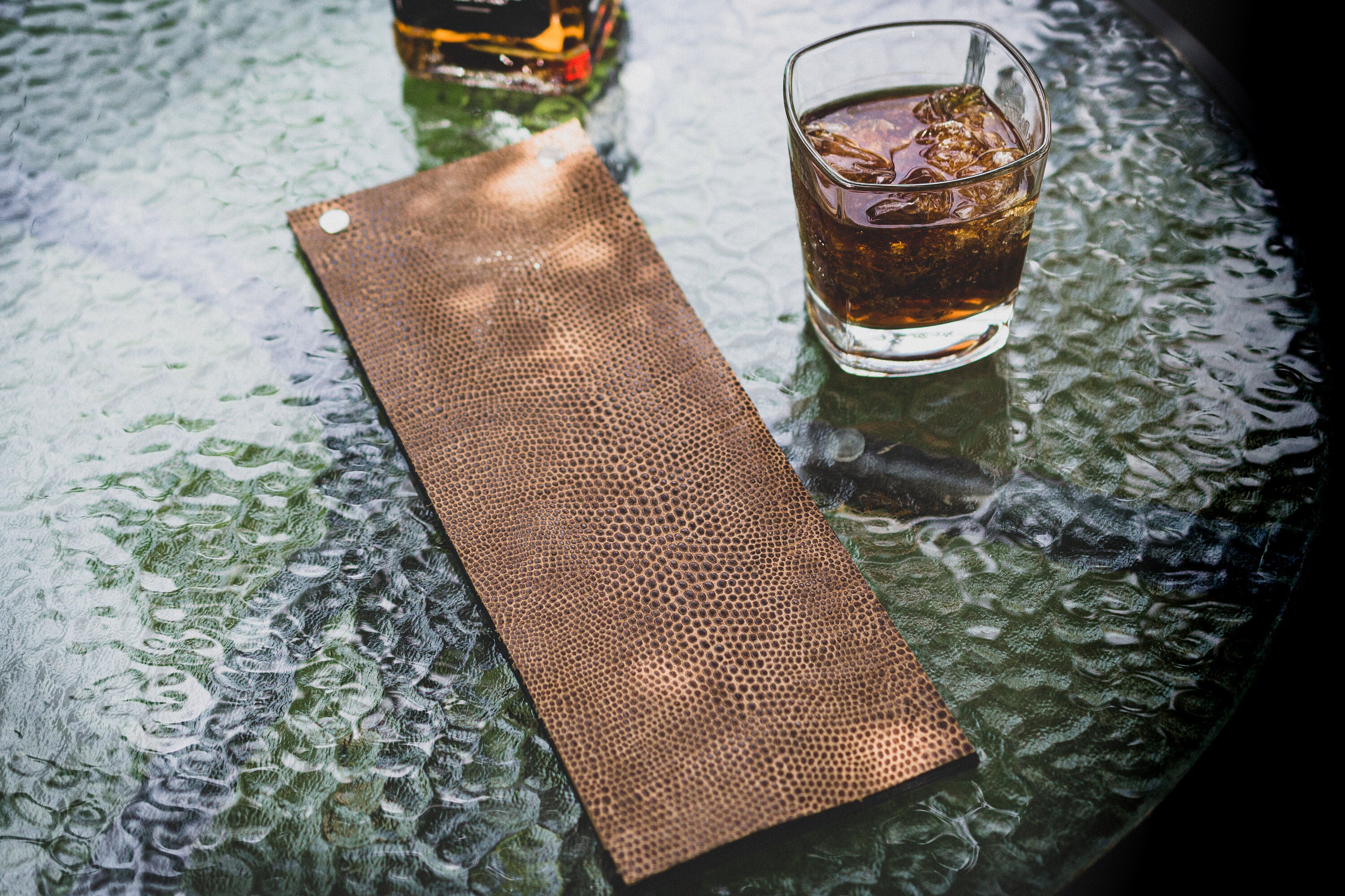 Menühalter Aus PU Leder - Gästebelegmappe Mit Stifthalter Für Restaurant & Bar