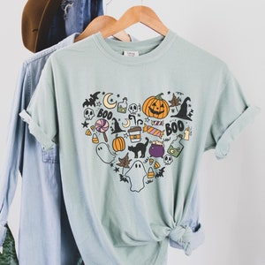 Comfort Colors® Retro Halloween t-shirt Halloween Doodles Shirt Vintage Fall Shirt Creepy Cute Doodles Spooky Season Creepy Cute 4XL PM1011