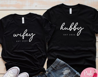 Magliette di coppia personalizzate Hubby Wifey Est. 2023