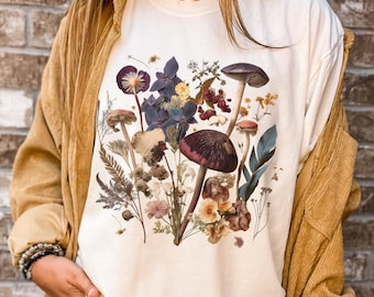 Cottagecore Mushroom Botanical T-shirt - Vintage Wash Comfort Colors
