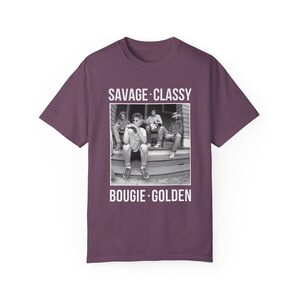 Camiseta Golden Girls Mashup: Camiseta Savage Classy Girls Trip Berry