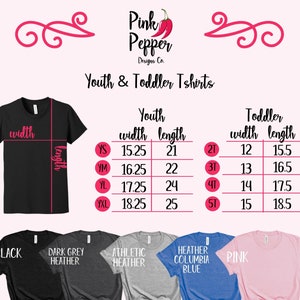 K&ouml;nnte beinhalten: Gr&ouml;&szlig;entabelle f&uuml;r T-Shirts f&uuml;r Kinder und Kleinkinder. Die Tabelle zeigt die Breiten- und L&auml;ngenma&szlig;e in Zoll f&uuml;r die Gr&ouml;&szlig;en YS, YM, YL, YXL, 2T, 3T, 4T und 5T. Die Tabelle zeigt auch f&uuml;nf verschiedene T-Shirt-Farben: Schwarz, Dunkelgrau meliert, Athletik meliert, Columbia Blau meliert und Rosa.