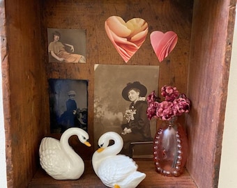 Art de l'assemblage, objet trouvé, boîte en bois vintage, titre, « Together Forever », art de la Saint-Valentin, art des amateurs, art intemporel